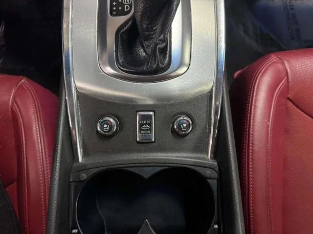 Infiniti Q60 photo 31