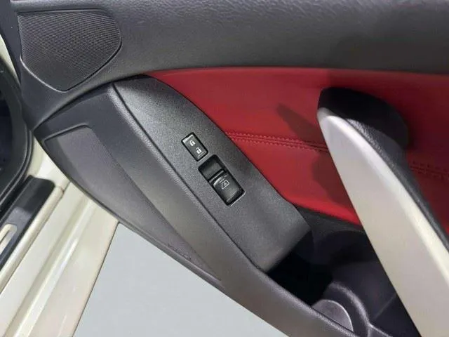 Infiniti Q60 photo 35
