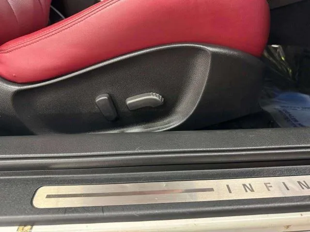 Infiniti Q60 photo 36
