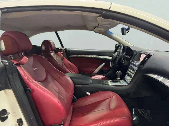 Infiniti Q60 photo 39