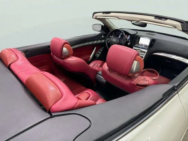Infiniti Q60 photo 45