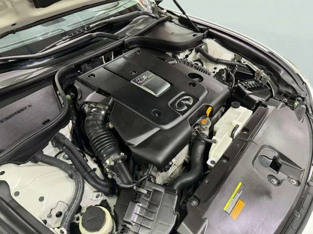 Infiniti Q60 photo 49