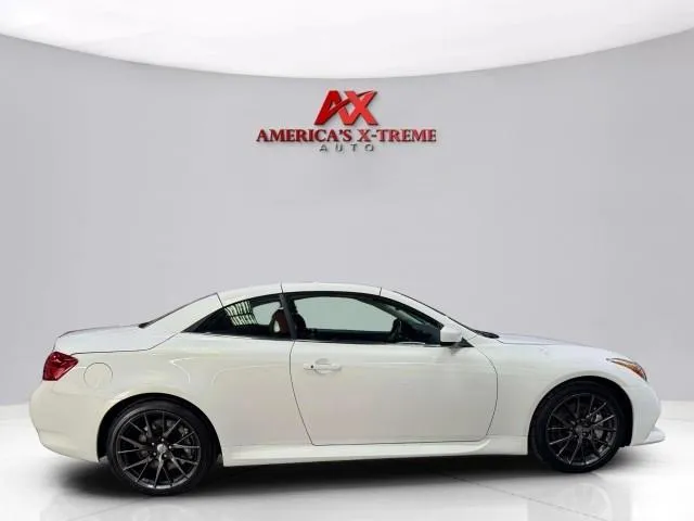 Infiniti Q60 photo 9