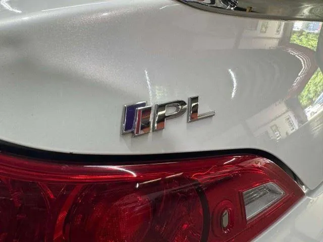 Infiniti Q60 photo 12