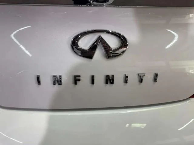 Infiniti Q60 photo 13
