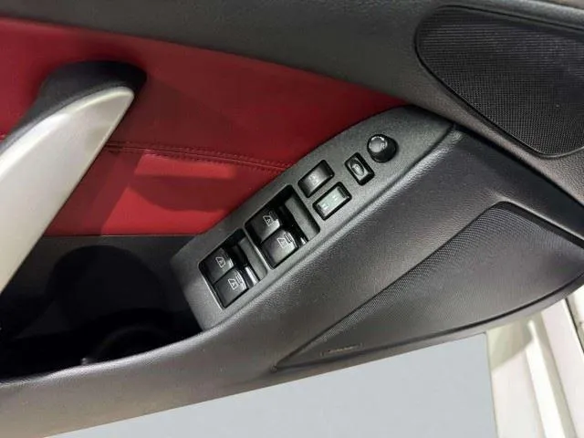 Infiniti Q60 photo 14