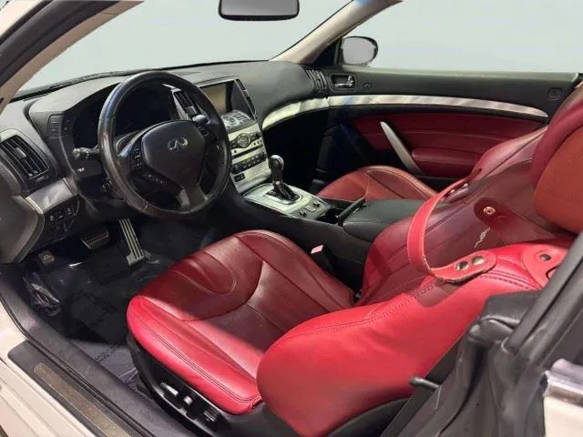 Infiniti Q60 photo 15