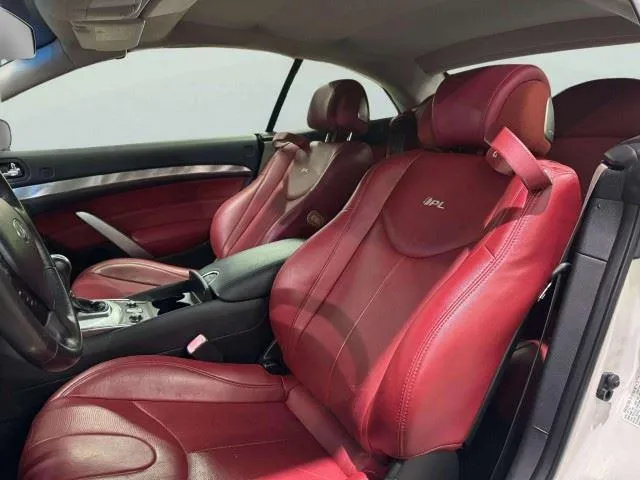 Infiniti Q60 photo 17