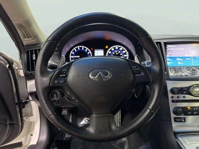 Infiniti Q60 photo 20