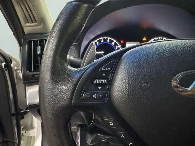 Infiniti Q60 photo 21