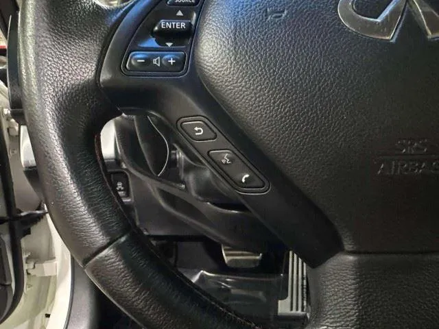 Infiniti Q60 photo 22