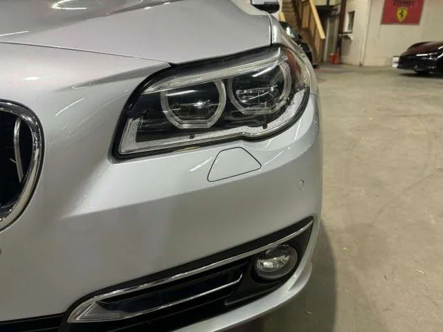 BMW 5 Series photo 10