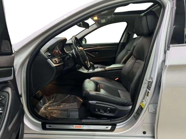 BMW 5 Series photo 16
