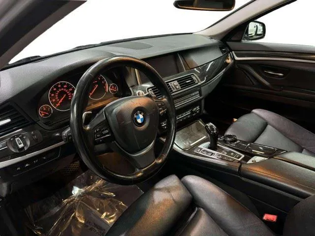 BMW 5 Series photo 18