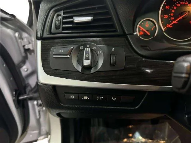 BMW 5 Series photo 19