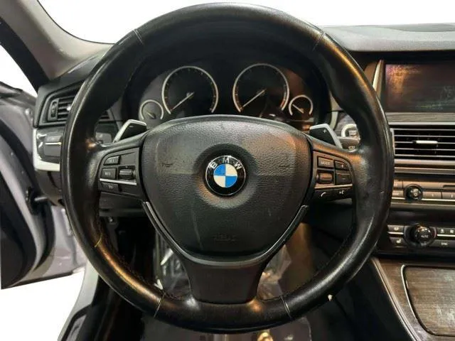BMW 5 Series photo 20