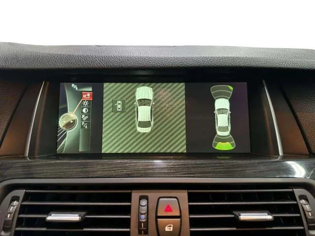 BMW 5 Series photo 27