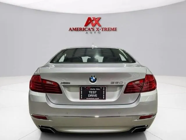 BMW 5 Series photo 5