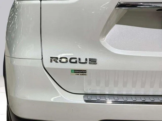 Nissan Rogue photo 19