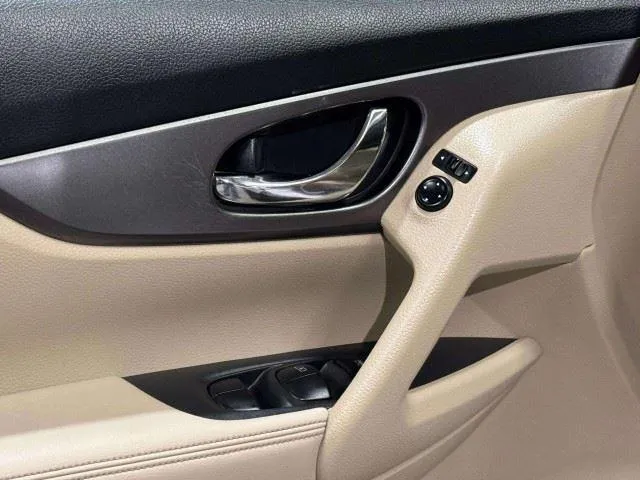 Nissan Rogue photo 32