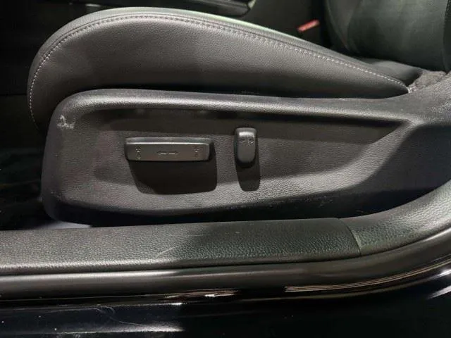 2023 Honda Civic Hatchback EX-L - Photo 25