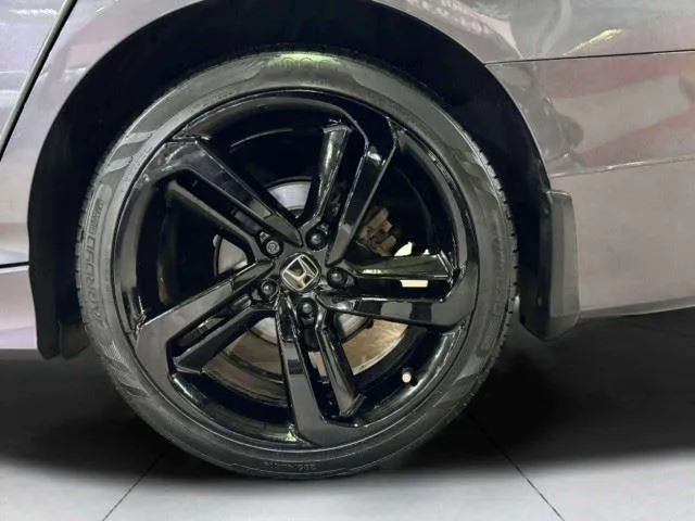 Honda Accord photo 12
