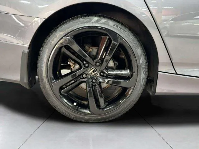 Honda Accord photo 18