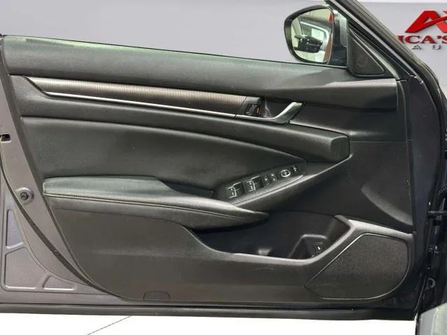 Honda Accord photo 26