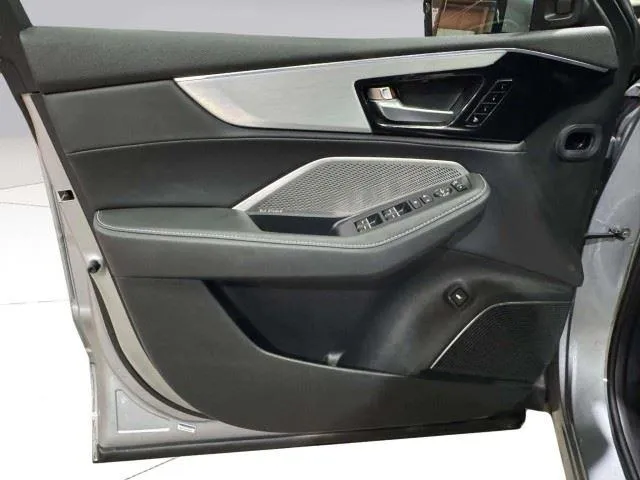Acura MDX photo 14