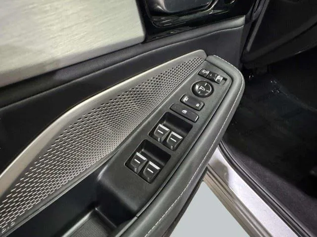 Acura MDX photo 16