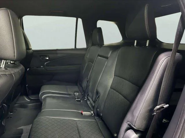 Honda Passport photo 32