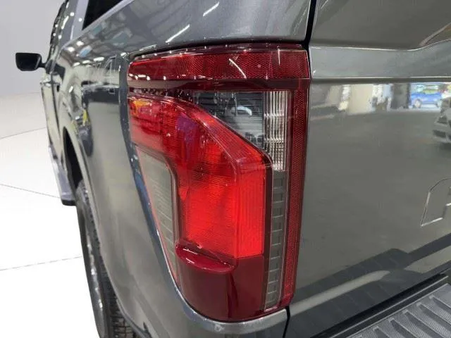 Ford F-150 photo 13