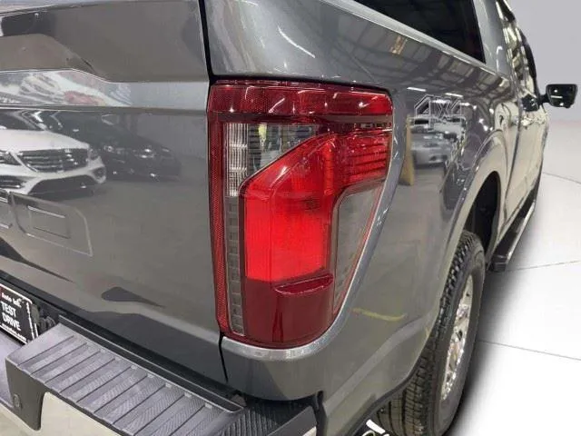 Ford F-150 photo 14