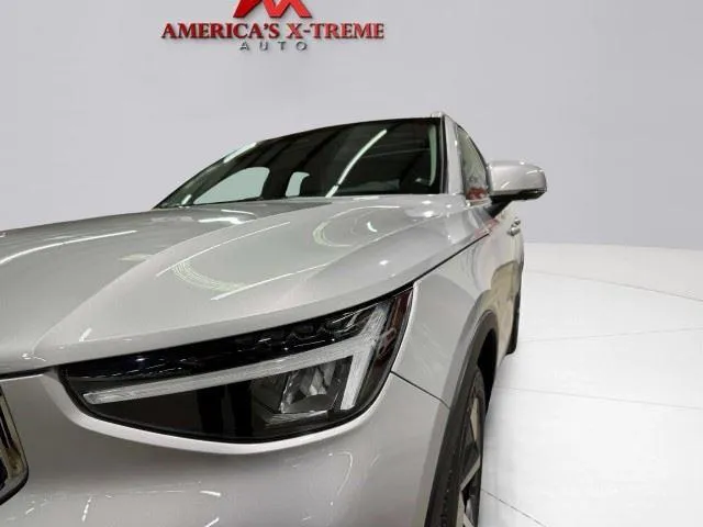 2023 Volvo XC40 Plus - Photo 14