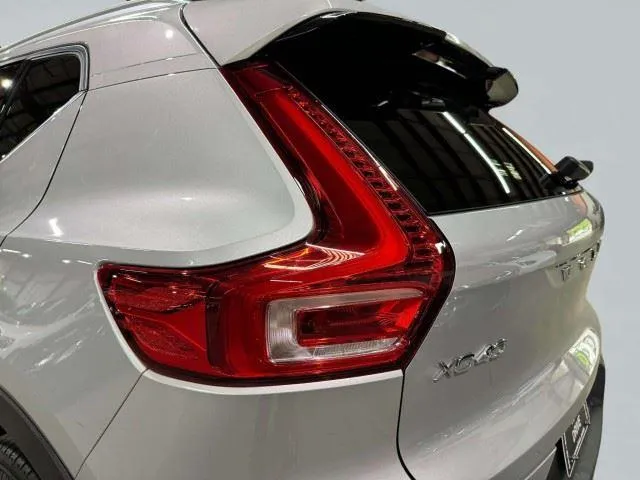 2023 Volvo XC40 Plus - Photo 15