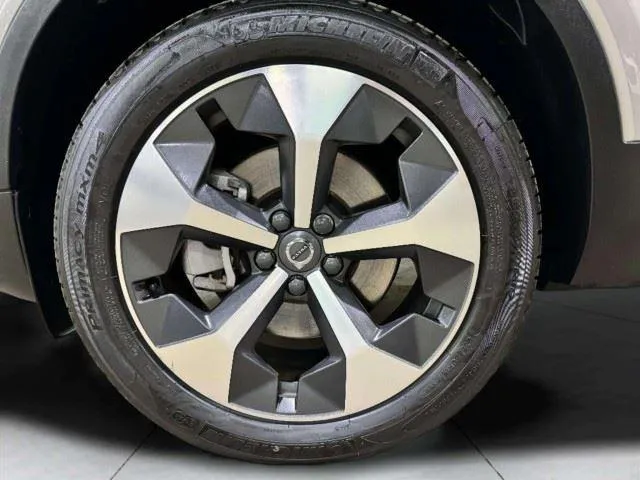 2023 Volvo XC40 Plus - Photo 22