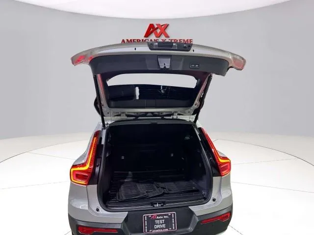 2023 Volvo XC40 Plus - Photo 24