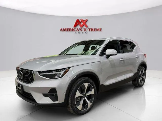 2023 Volvo XC40 Plus - Photo 4