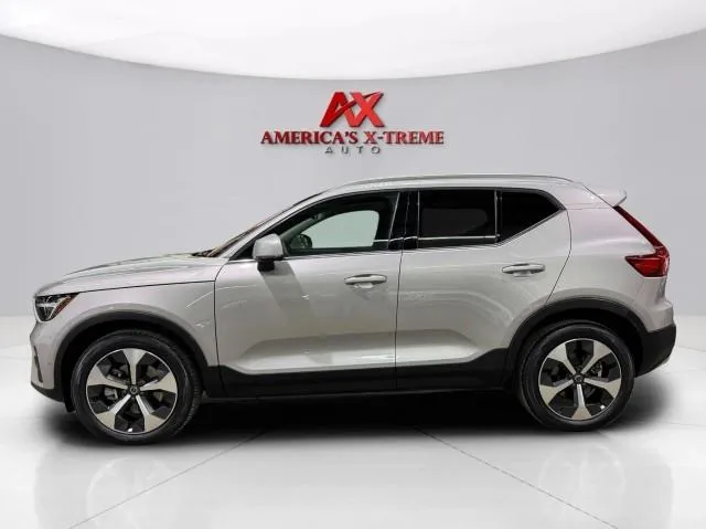 2023 Volvo XC40 Plus - Photo 5