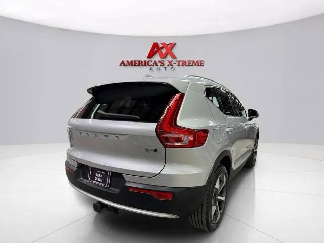 2023 Volvo XC40 Plus - Photo 8