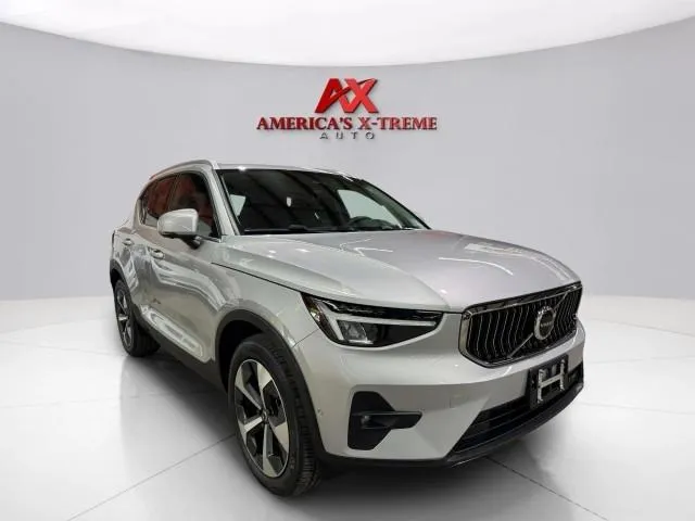2023 Volvo XC40 Plus - Photo 10