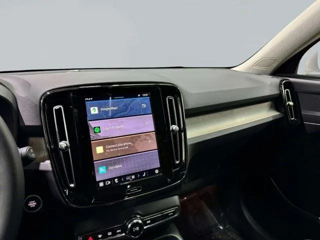 2023 Volvo XC40 Plus - Photo 37