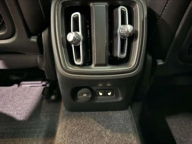 2023 Volvo XC40 Plus - Photo 48