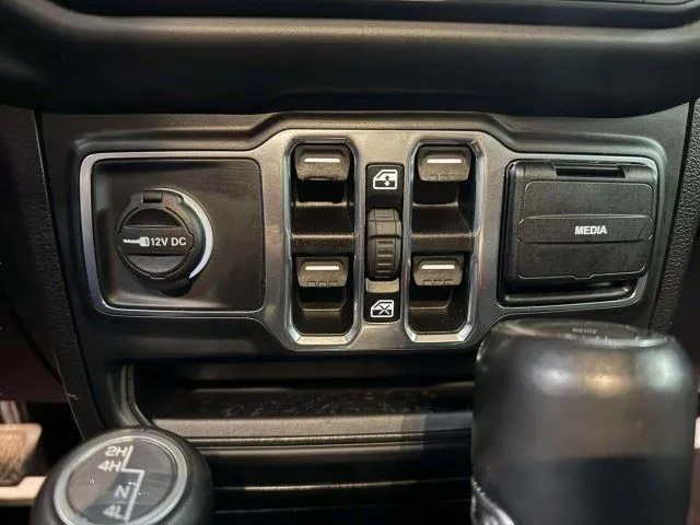 Jeep Gladiator photo 28