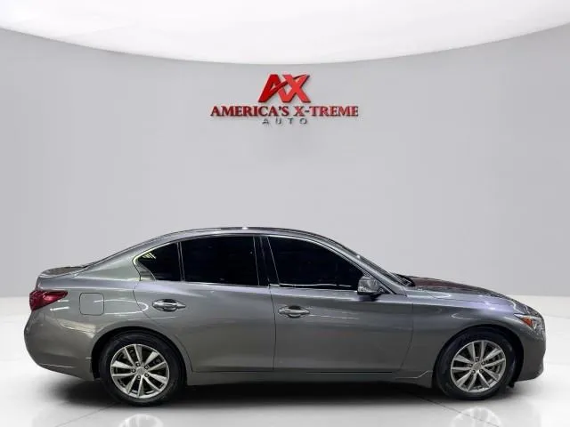 Infiniti Q50 photo 8