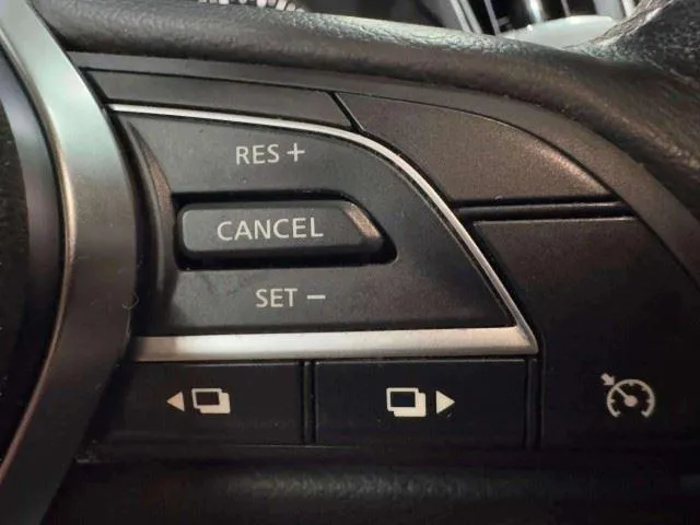Infiniti Q50 photo 15