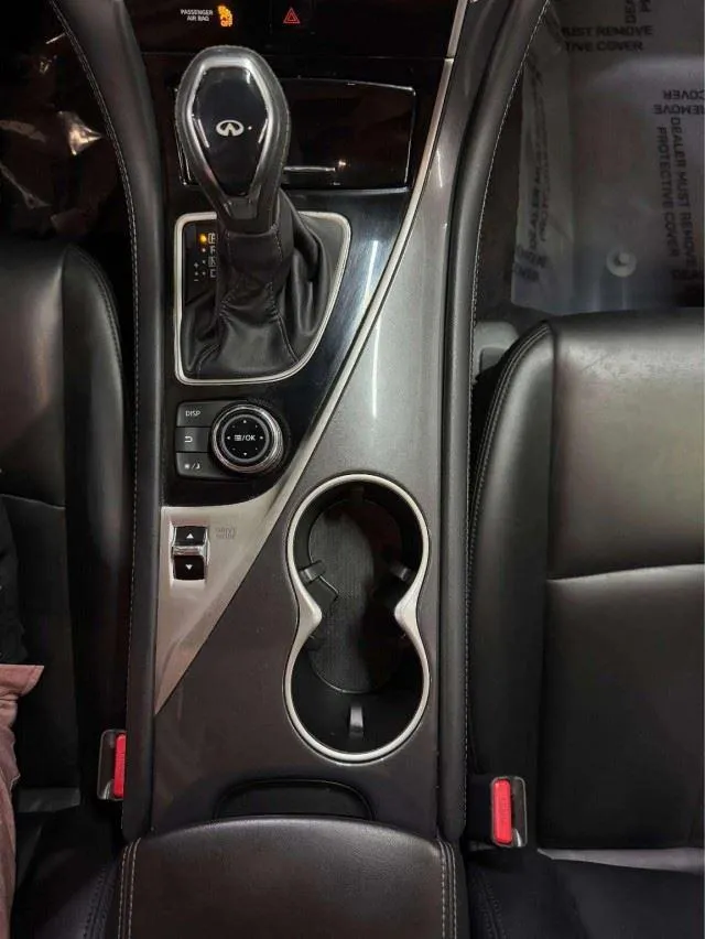 Infiniti Q50 photo 21