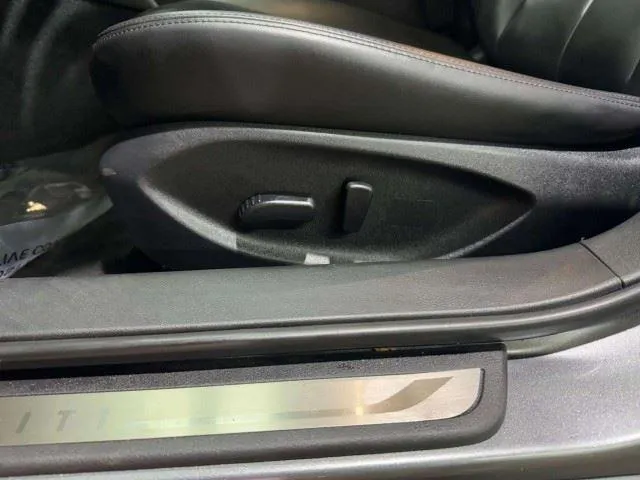 Infiniti Q50 photo 25