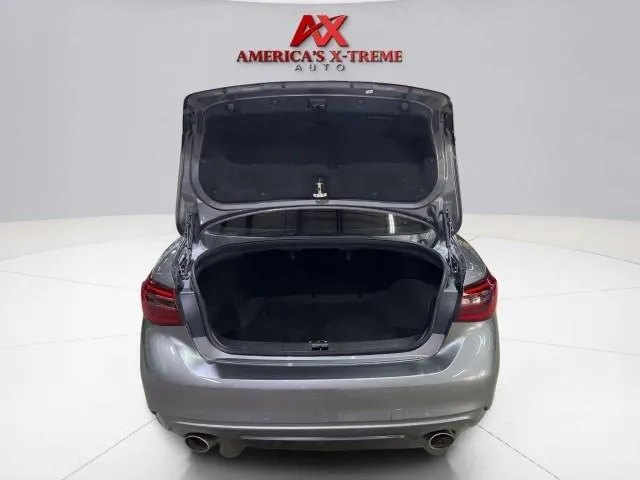 Infiniti Q50 photo 33