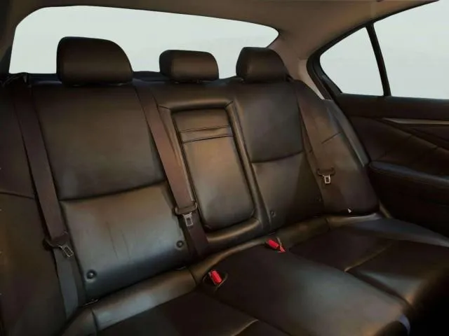 Infiniti Q50 photo 38